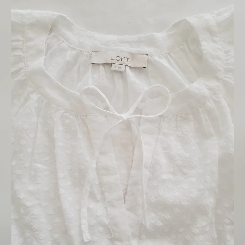 Loft Clip Tie Neck Puff Sleeve Top